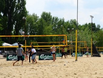 FLOTTWELL BERLIN Hotel - Park am Gleisdreieck - Volleyball-Feld